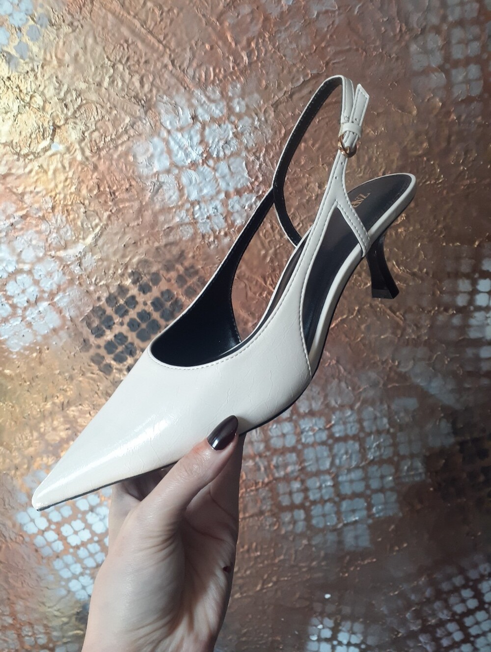 Zara Nwt Classic Pointed Slingback Heels in Cream